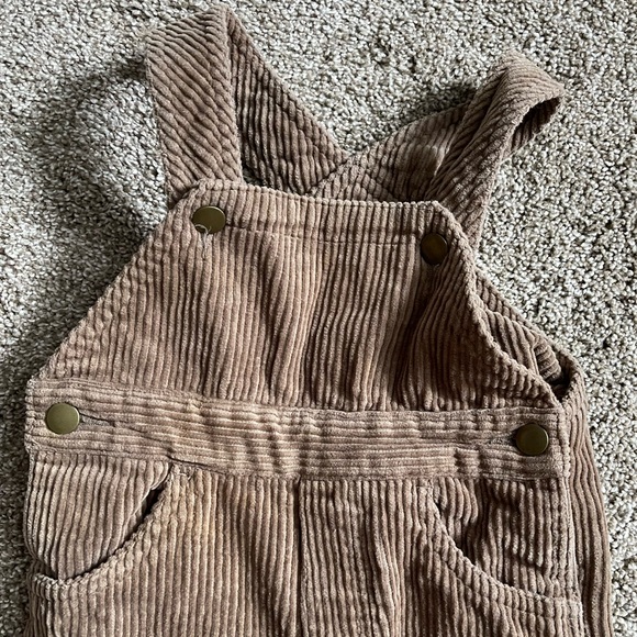 12 month overalls - Picture 2 of 6